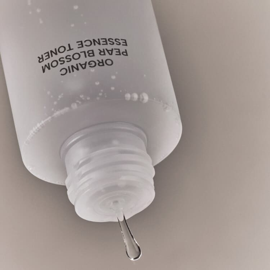 Whamisa Organic Pear Blossom Essence Toner 160ml